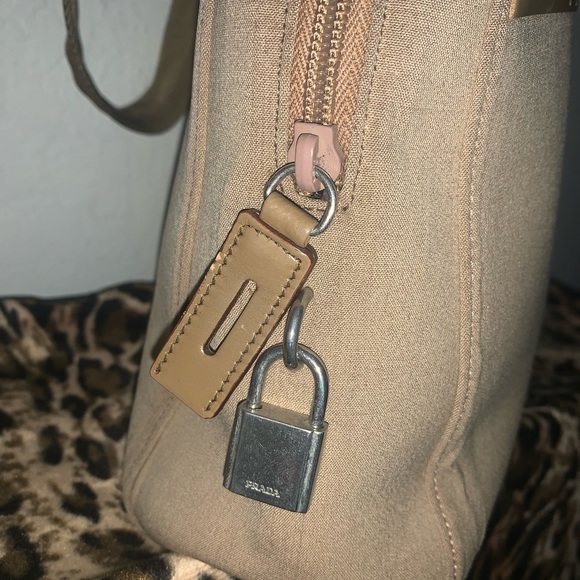 ❤️🔥🔥PRADA BOLSA ,CAQUI.MEDIANA🔥🔥♥️ - Picture 10 of 16